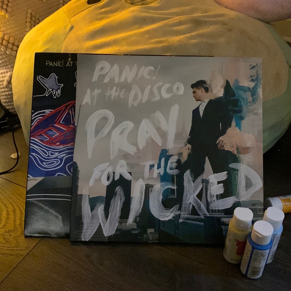 PANIC AT THE DISCO! PRAY FOR THE WICKED AND DEATH OF A BACHELOR VIYNLS